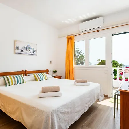 Juana - Torre Villa Son Bou