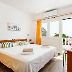Juana - Torre Solí Villa Son Bou